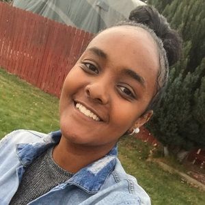 Meet your Posher, Dina